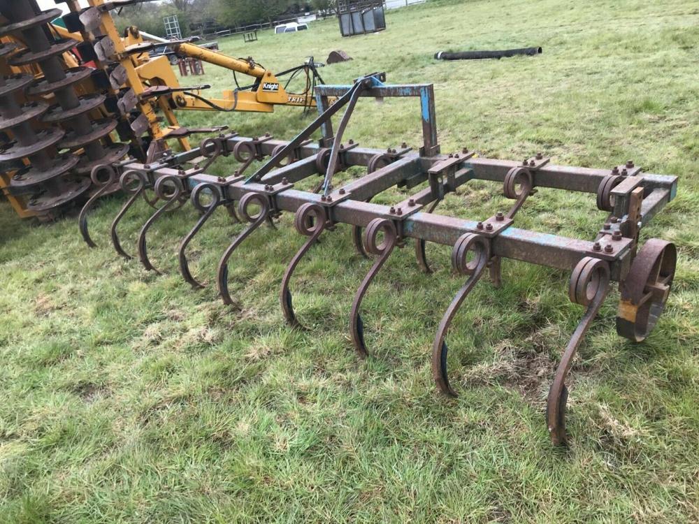 4 metre rigid pigtail cultivator with levelling wheels 4 metre rigid pigtail cultivator with levelling wheels