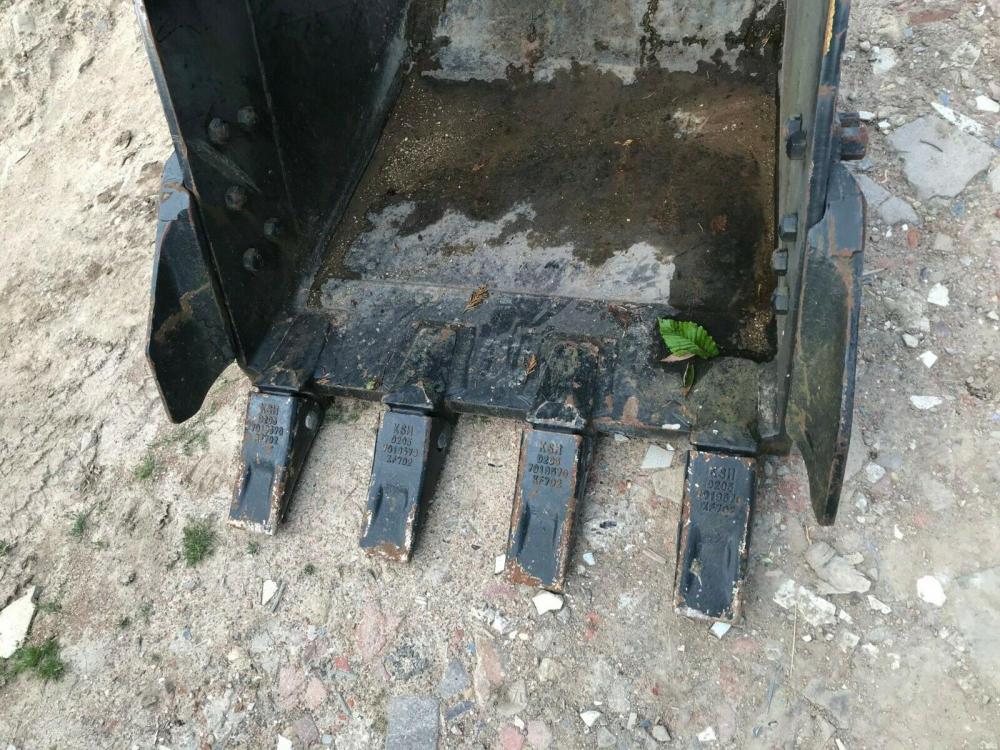 Excavator Bucket Large 60 mm pins £650 plus vat £780