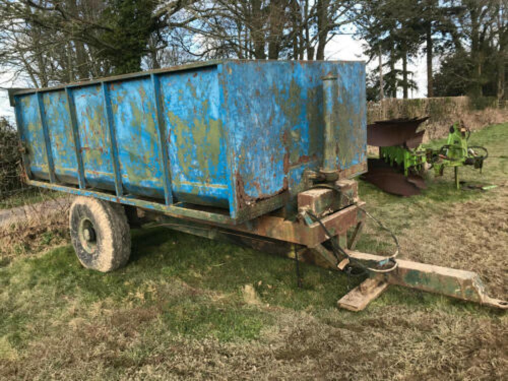 Tipping trailer Tipping trailer
